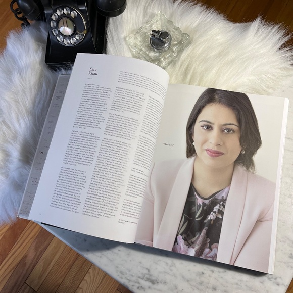 2017 200 Women Who Will Change the Way You See The World Hardcover Book - Picture 7 of 7